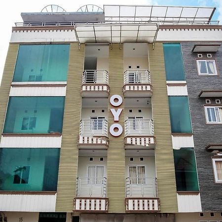 Oyo 294 Andrea Residence Syariah Медан Екстериор снимка