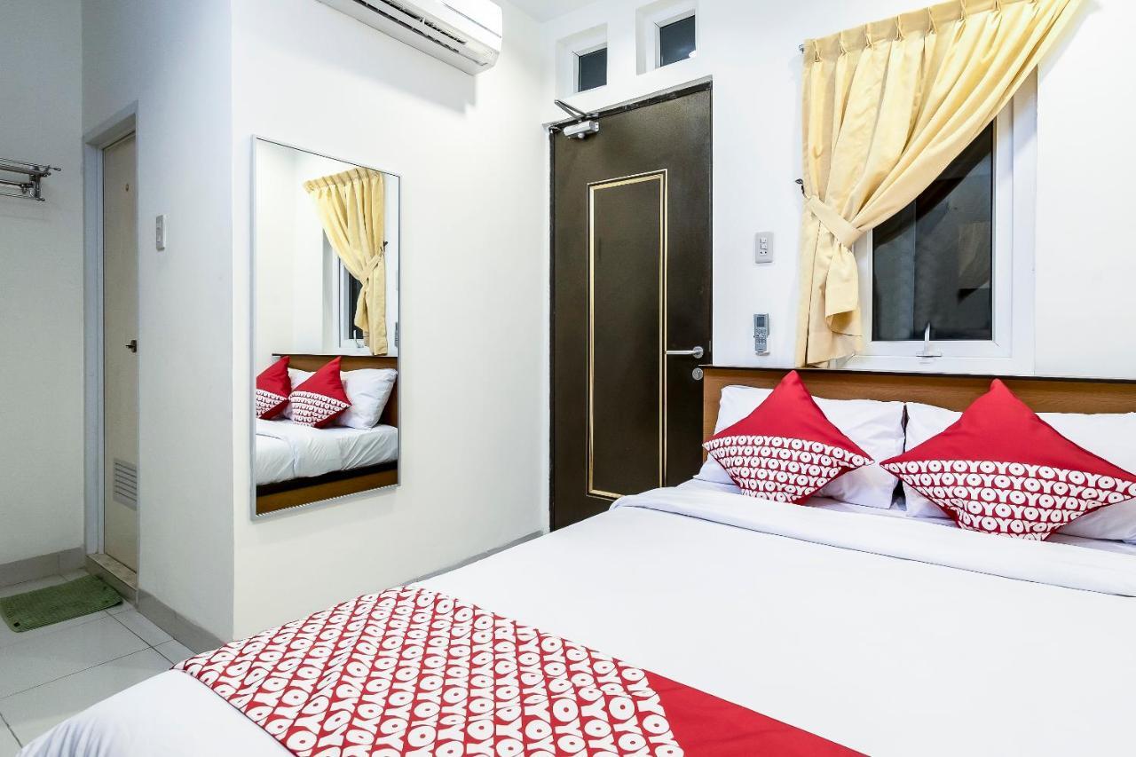 Oyo 294 Andrea Residence Syariah Медан Екстериор снимка