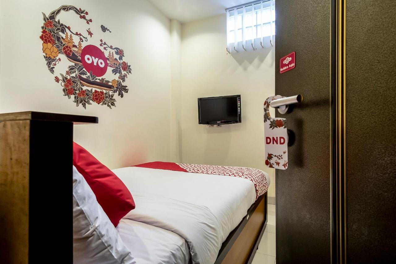 Oyo 294 Andrea Residence Syariah Медан Екстериор снимка